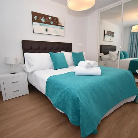 Апартаменты Modern Walking Distance To Shops And